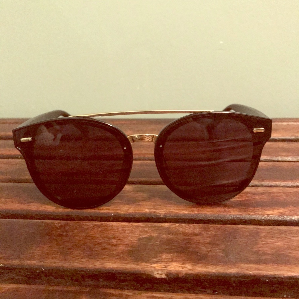 Black sunglasses